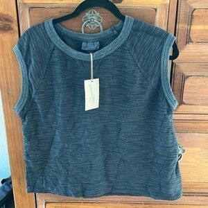 NWT Universal Thread Women’s Charcoal Gray Sleeveless Top Size Medium